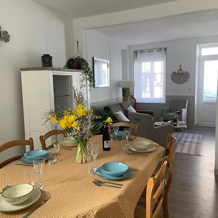 Holiday home La Jonquille De St Vaast La Hougue Saint-Vaast-la-Hougue