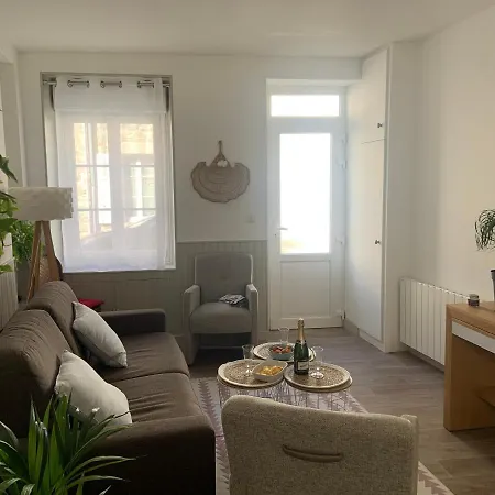 Holiday home La Jonquille De St Vaast La Hougue